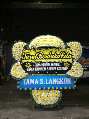 Papan Bunga Duka di Yapen Timur